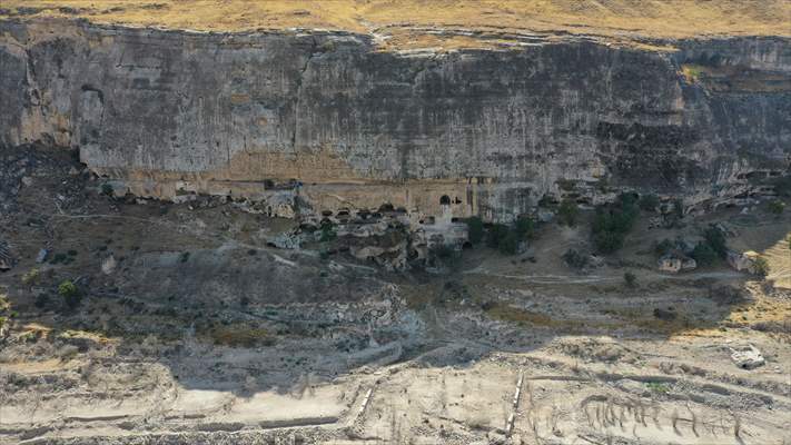 Hasankeyf'teki Tarihi 6 Bin Mağara Turizme Kazandırılmayı Bekliyor,