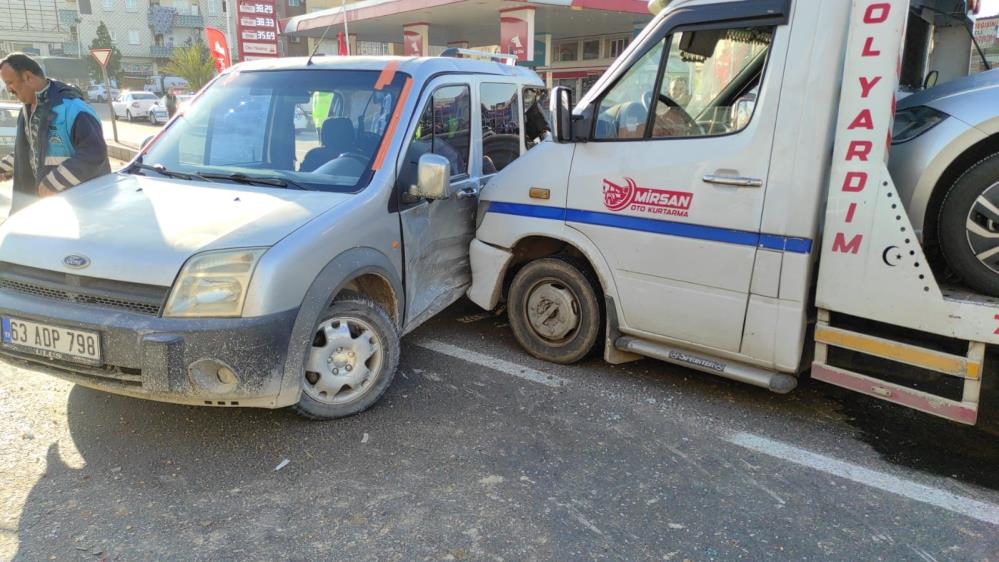 Şanlıurfa'da 3 Araçlı Zincirleme Kaza 7 Yaralı2