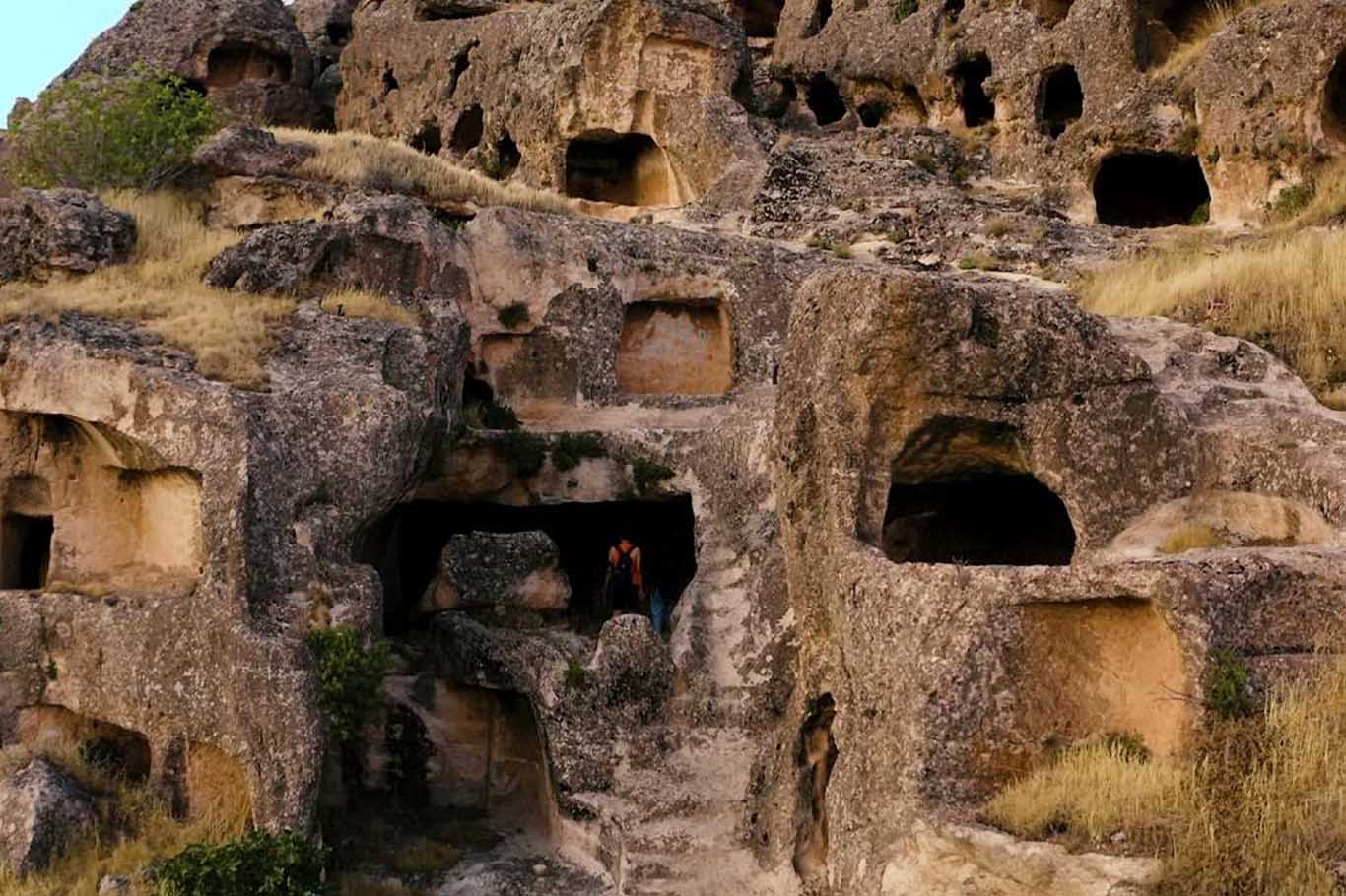Silvan Hasuni Mağaraları