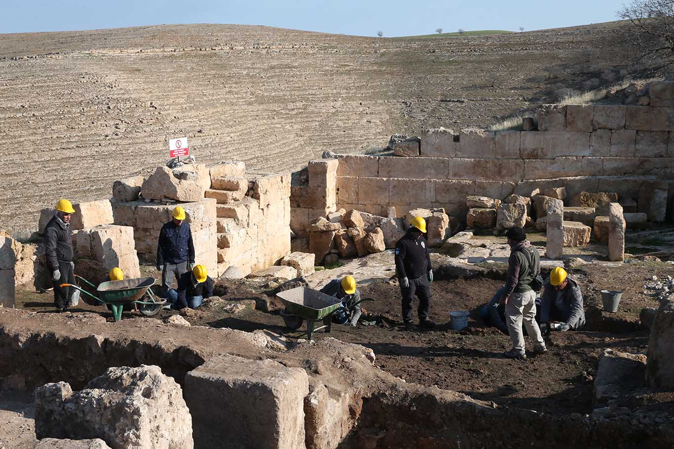 Zerzevan Kalesi’nde 1800 Yıllık Ameliyat Aleti Bulundu