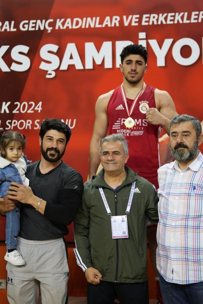 Ağırsıklette Cizreli Öğrenci Türkiye Şampiyonu Oldu