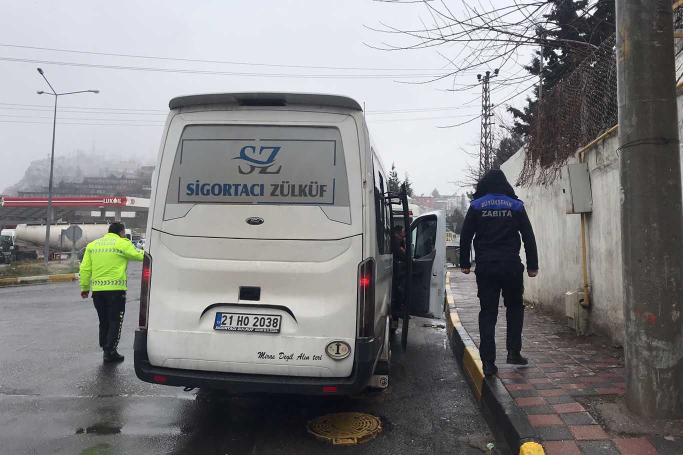 Diyarbakır’da 3 Şehirçi Minibüsü Trafikten Men Edildi 1