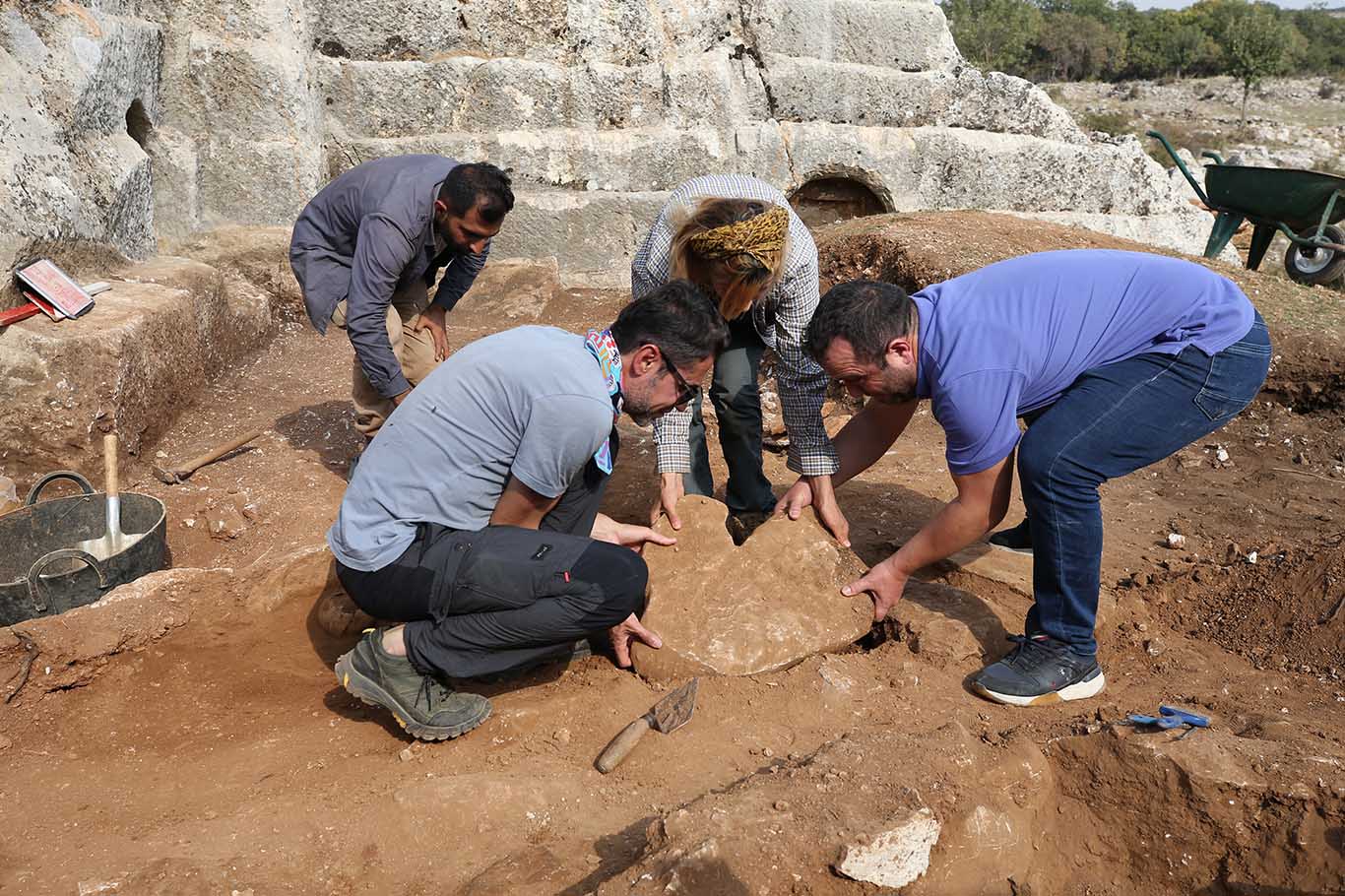 Diyarbakır'da 6 Yaş Arası 54 Çocuk Mezarı Bulundu 7