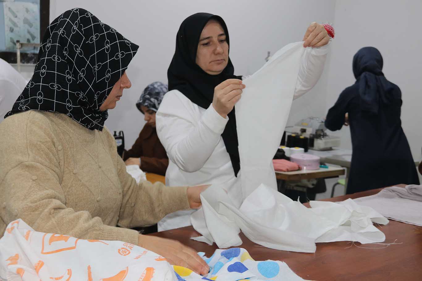 Diyarbakır’da Anneler Ve Çocukları Aynı Okulda Eğitim Görüyor 8