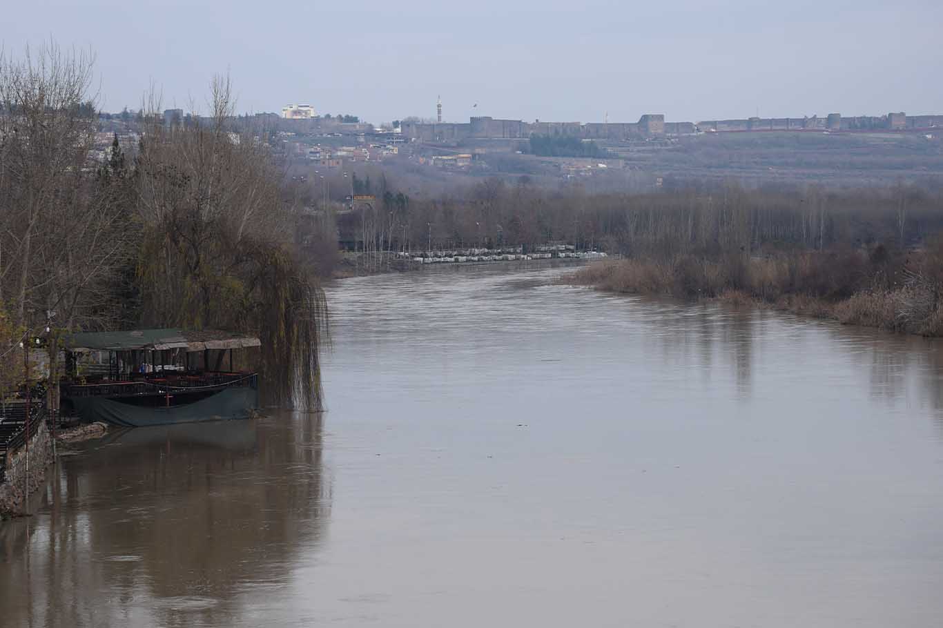 Diyarbakır’da Dicle Nehri'ni Kirleten Atıklar Canlıları Tehdit Ediyor 6