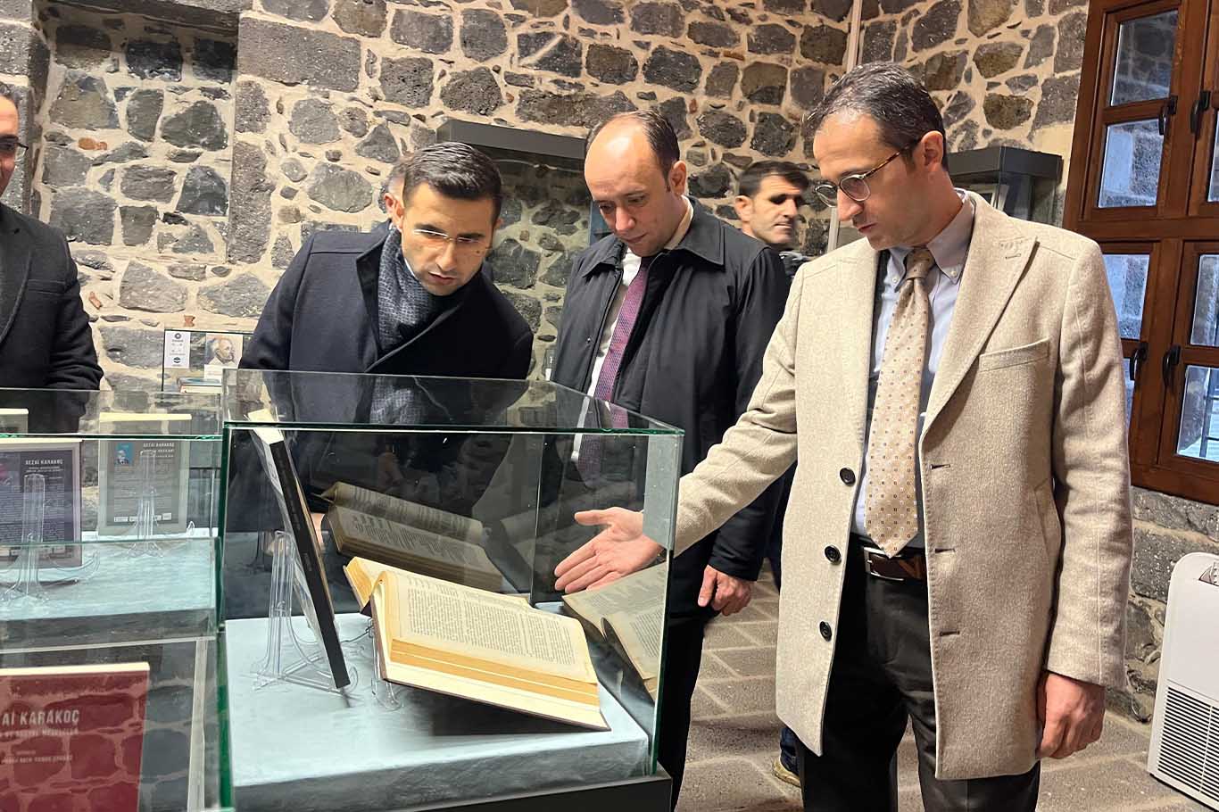Diyarbakır’da Sezai Karakoç Kültür Ve Edebiyat Evi Açıldı 3