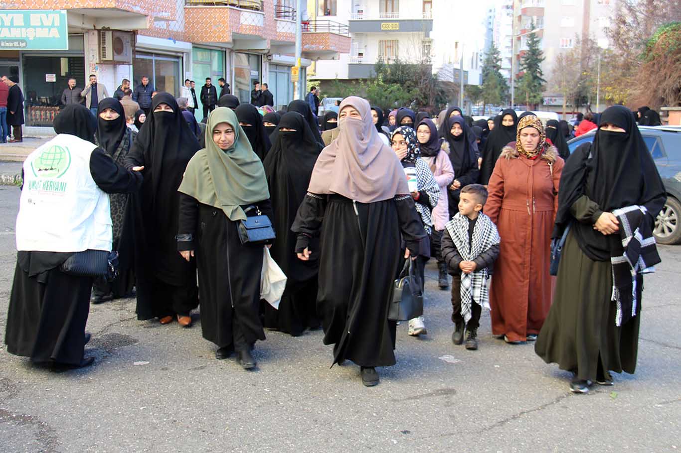 Hüda Par Diyarbakır Kadın Kolları Ziynetleriyle Gazze'ye Destek Verdi 3