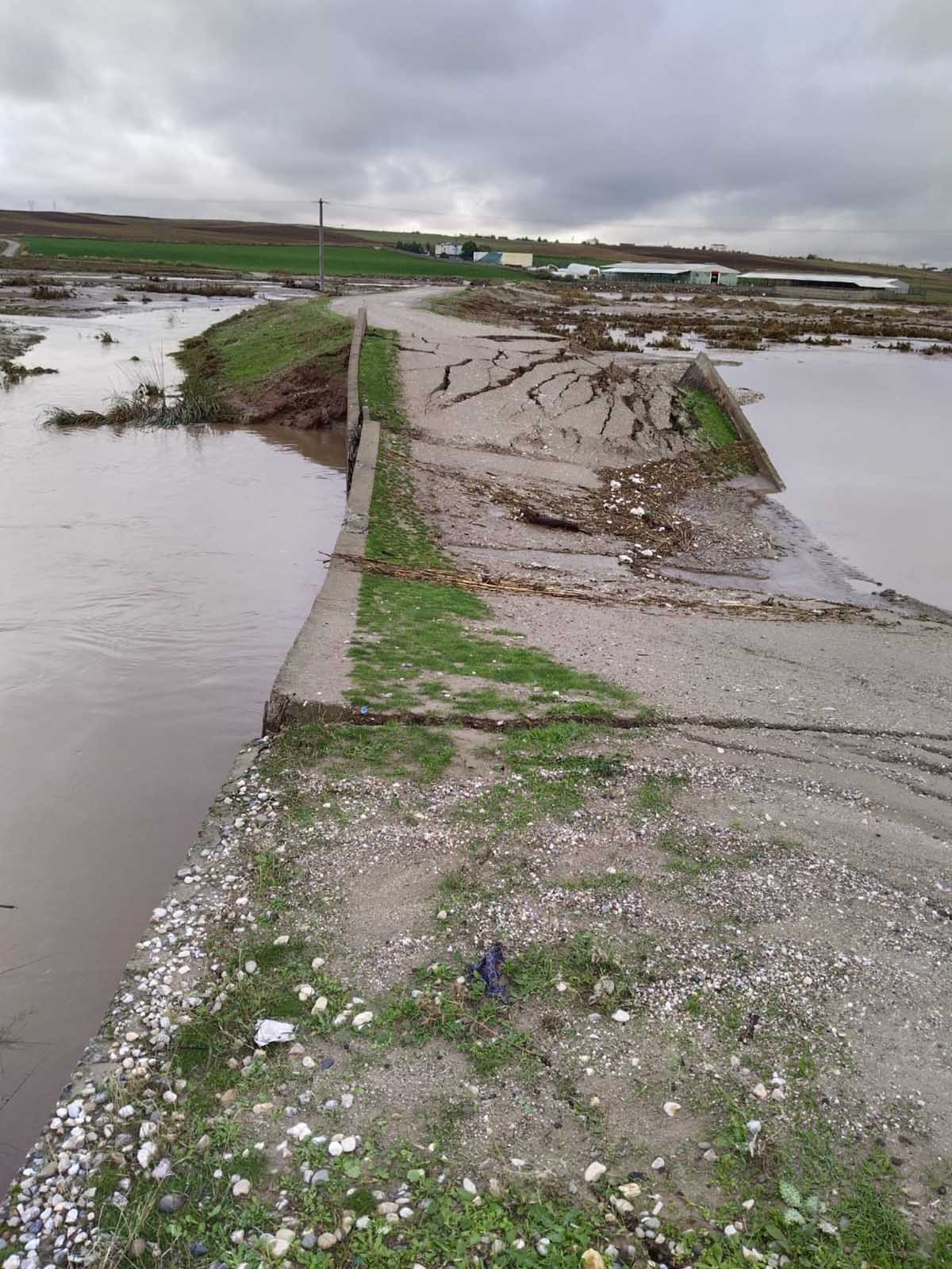 Köprü Yok, Yol Bozuk, Vatandaşlar Mağdur 2