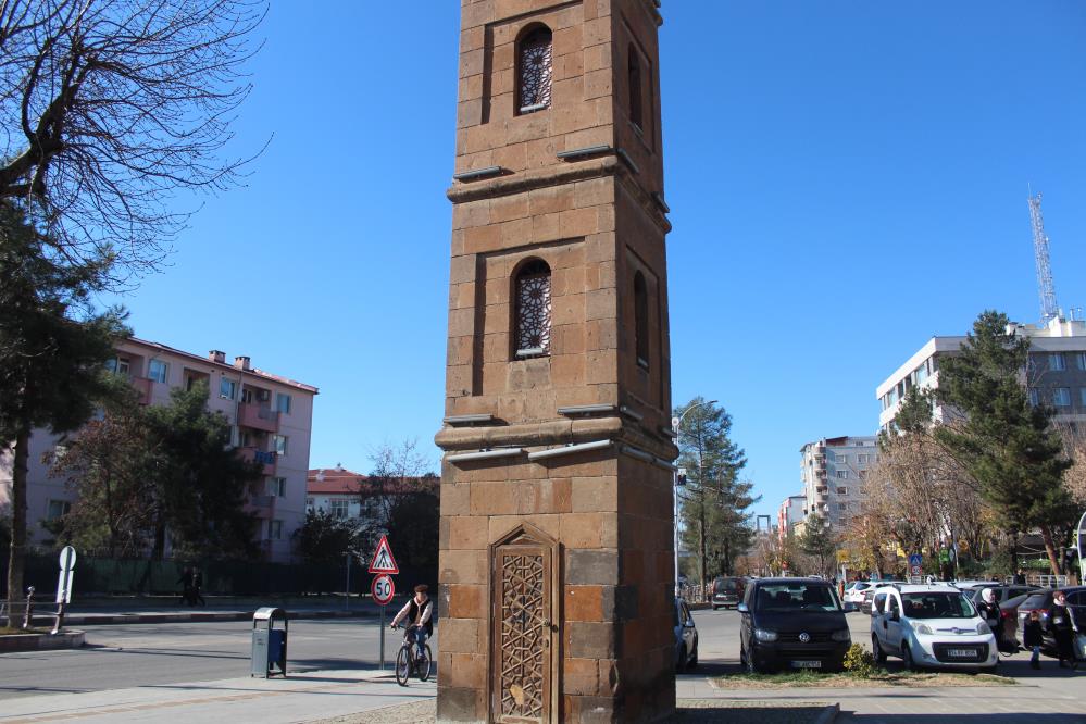 Siirt'te 1000 Yıllık Saat 5 Yıl Aradan Sonra Yeniden Çalıştırıldı2