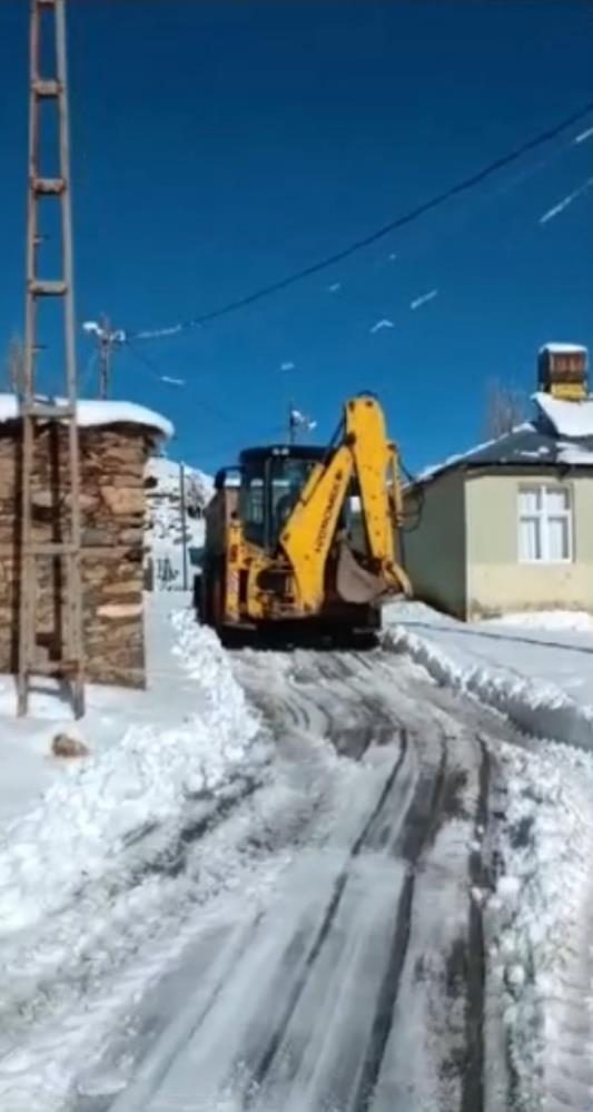 Siirt'te Karda Mahsur Kalan 6 Kişi Kurtarıldı1