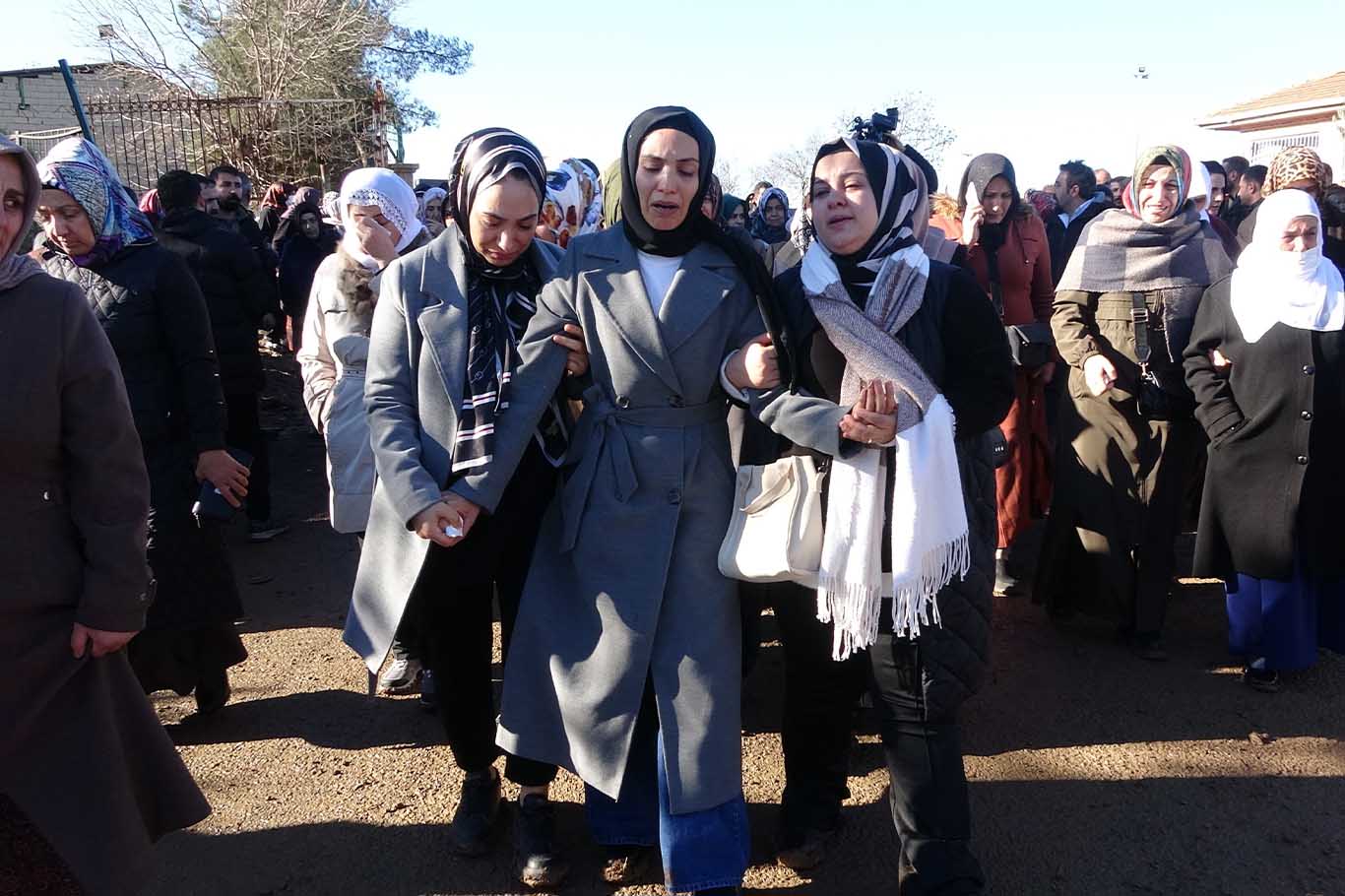 Silahlı Saldırıda Hayatını Kaybeden Özel Halk Otobüsü Şoförü Defnedildi 4