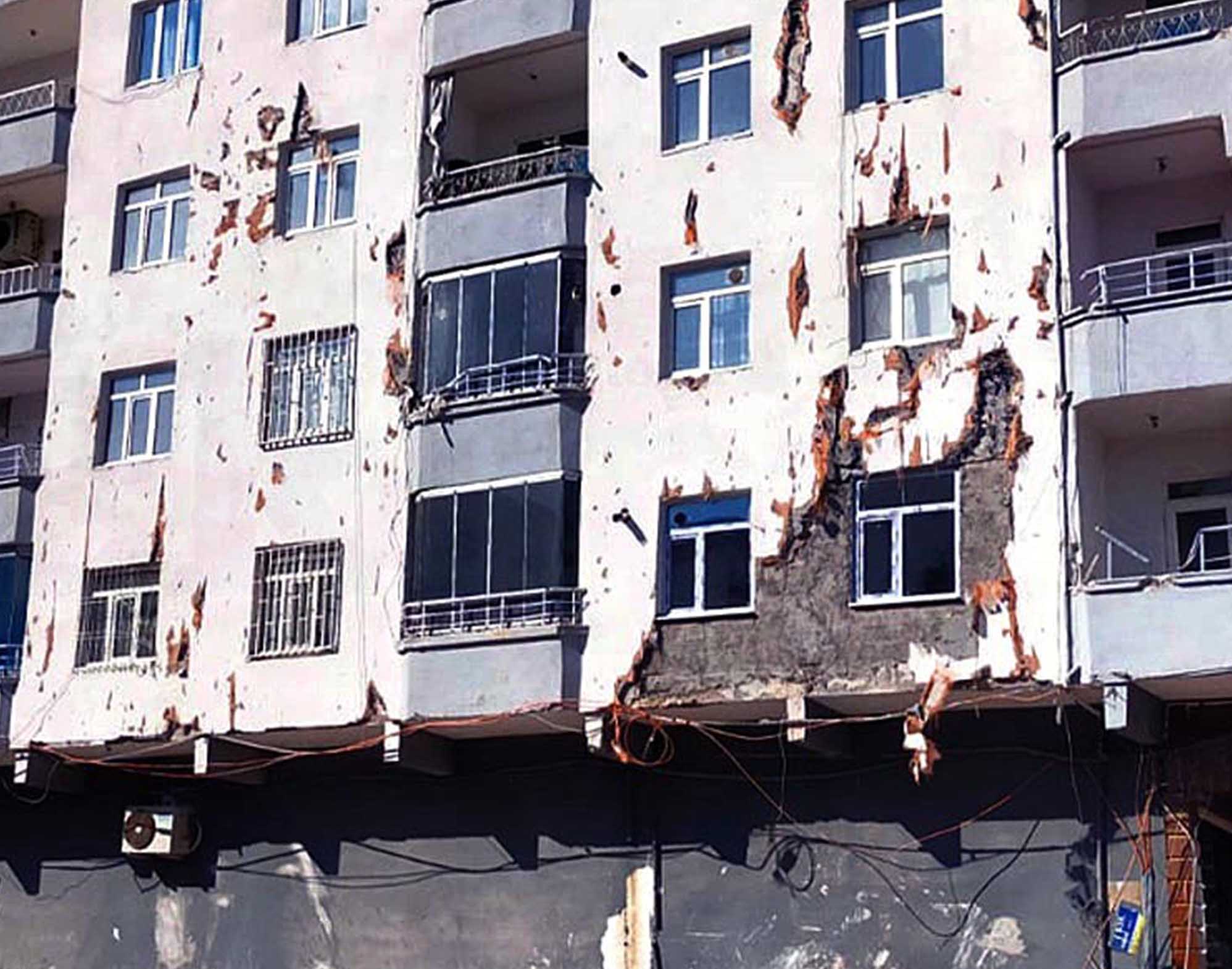 Diyarbakır’da Ağır Hasarlı 2 Bina Tahliye Edilmedi 1