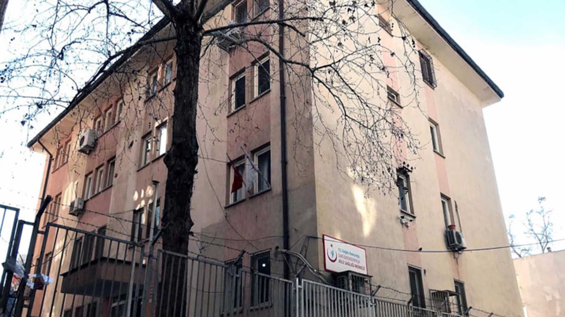 Diyarbakır’da Ağır Hasarlı 2 Bina Tahliye Edilmedi 3
