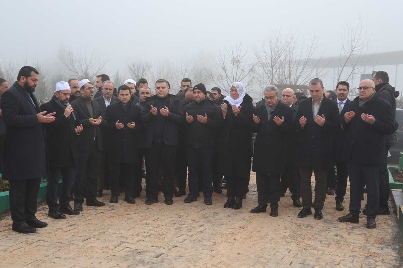 Diyarbakır'da Depremde Vefat Edenler Anıldı 4