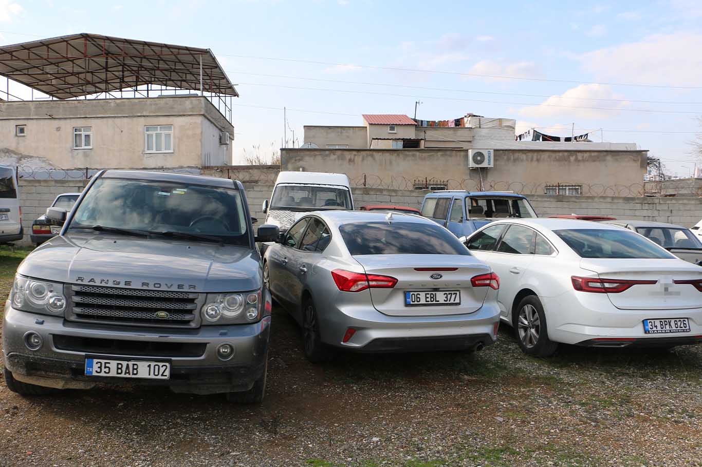 Diyarbakır’da Milyonluk Araçlar Yıllardır Çürümeye Terk Edildi 5