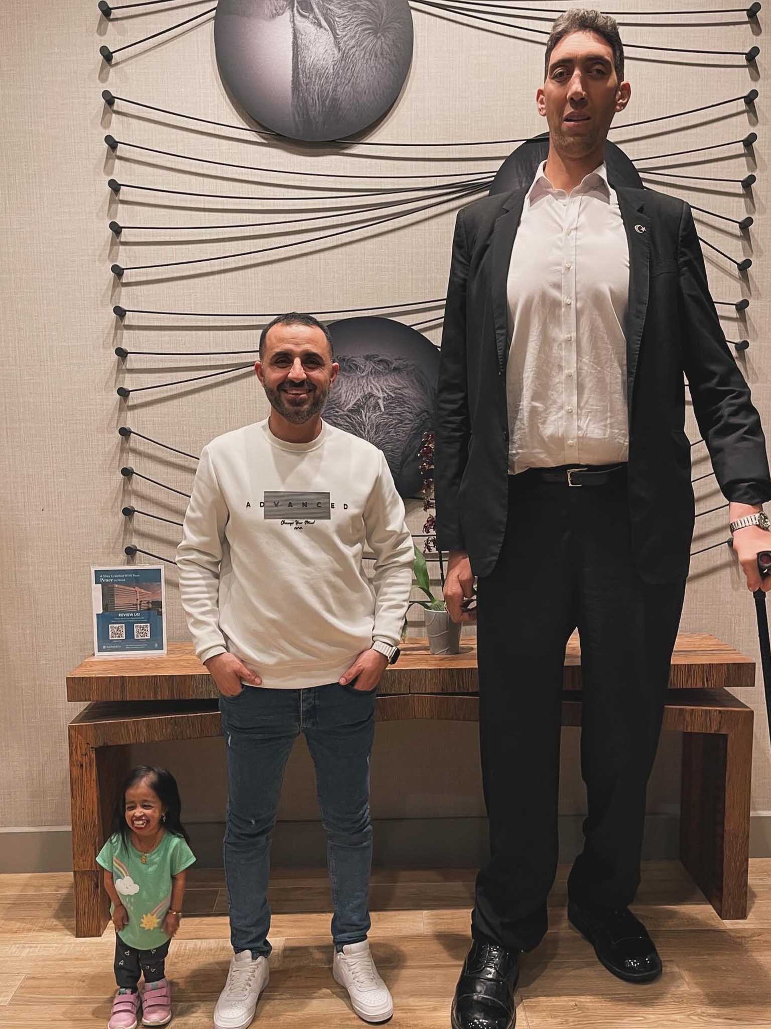Dünyanın En Uzun Adamı Ile En Kısa Kadınının Buluşmasından Ilginç Kareler 5