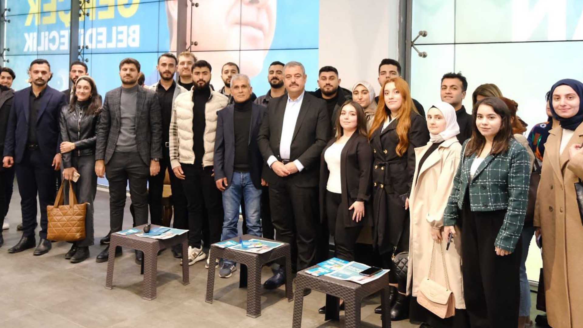 Ak Parti Diyarbakır Büyükşehir Adayı Bilden, Gençlerle Bir Araya Geldi 5