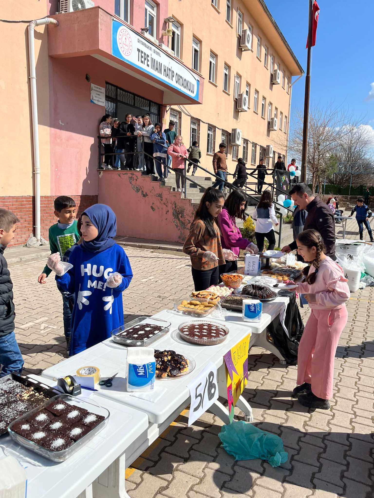 Bismil’de Okulda Düzenlenen Kermes Ile 60 Aileye Yardım 11