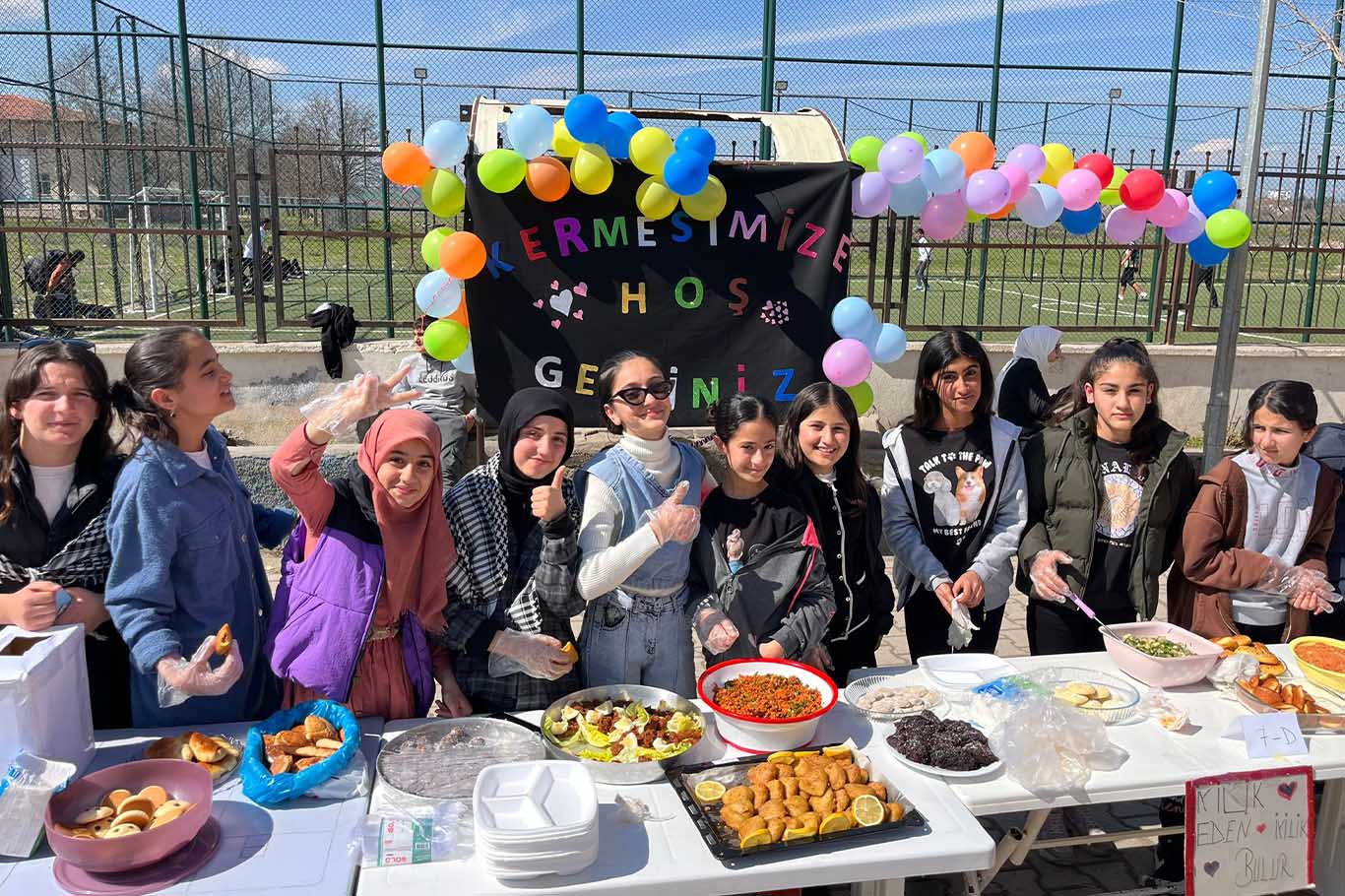 Bismil’de Okulda Düzenlenen Kermes Ile 60 Aileye Yardım 4