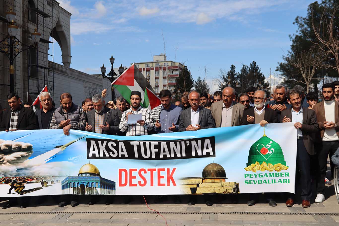 Bismil’den İslam Ülkelerine Çağrı Gazze’deki Soykırımı Durdurun 13