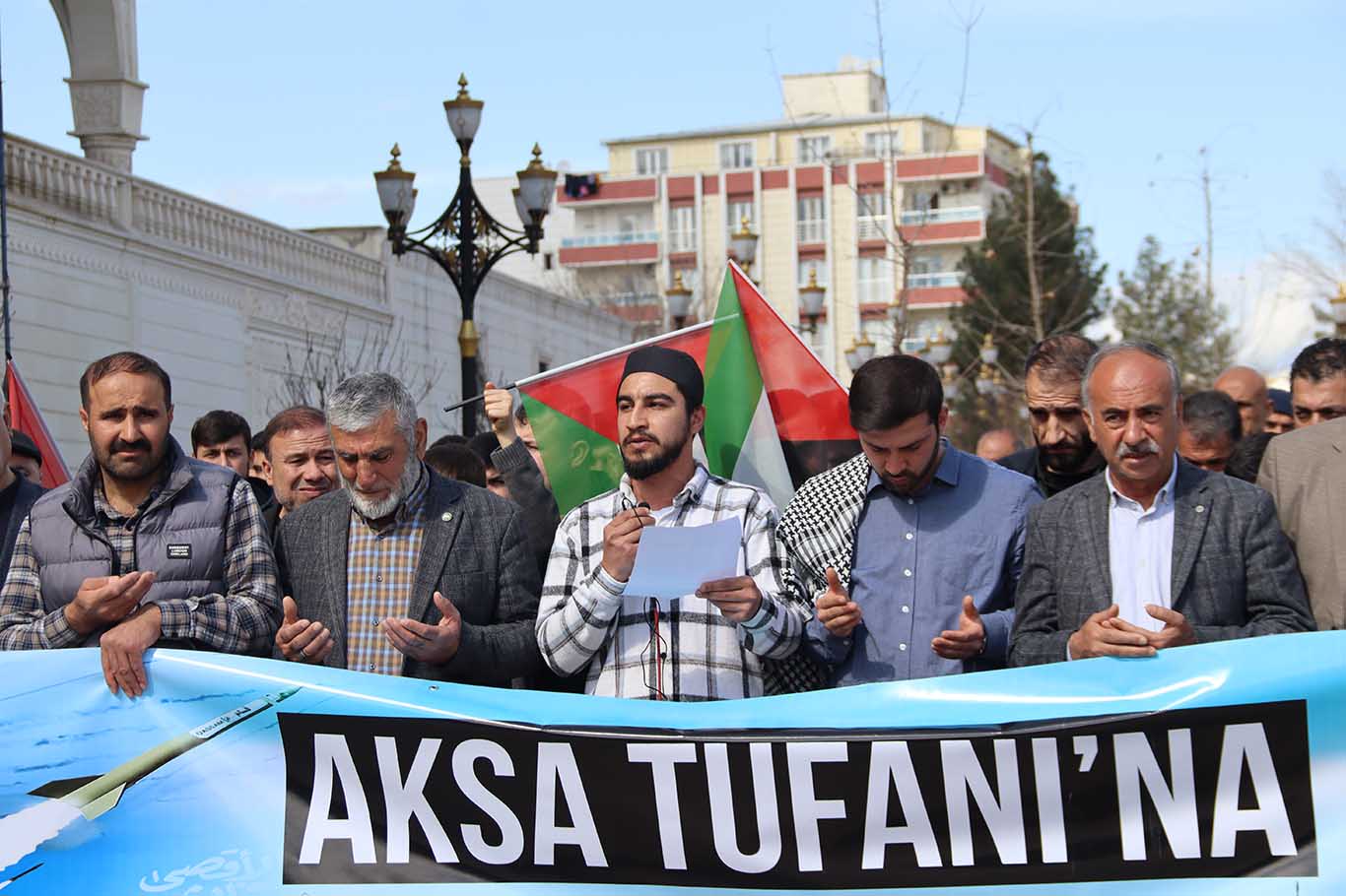 Bismil’den İslam Ülkelerine Çağrı Gazze’deki Soykırımı Durdurun 18