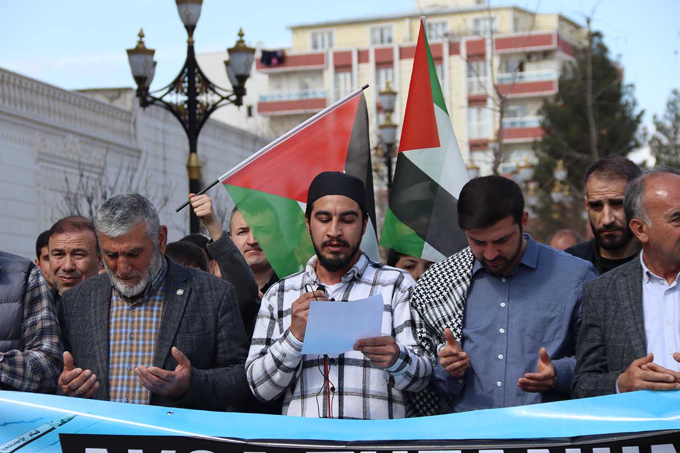 Bismil’den İslam Ülkelerine Çağrı Gazze’deki Soykırımı Durdurun 19