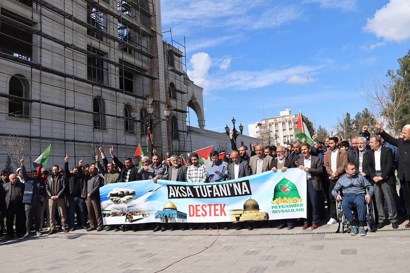 Bismil’den İslam Ülkelerine Çağrı Gazze’deki Soykırımı Durdurun 9