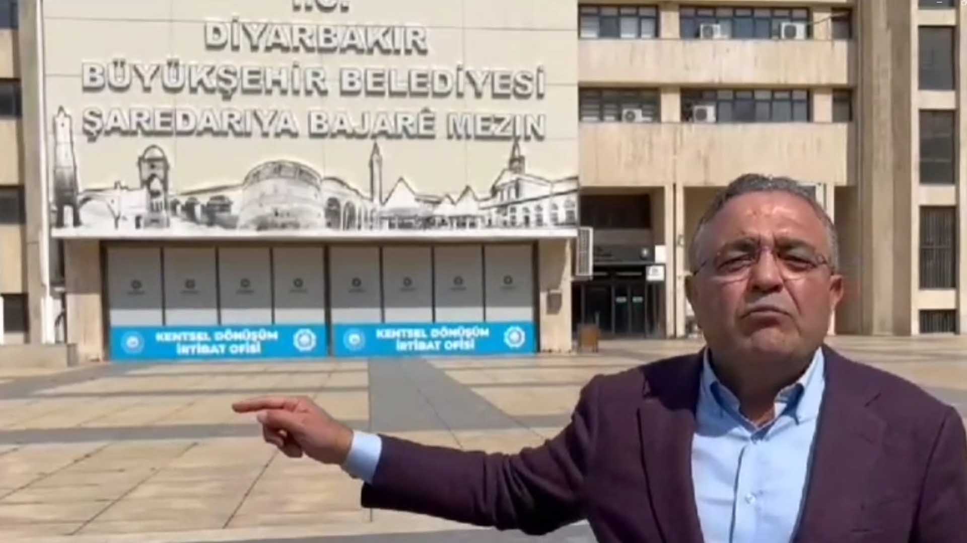Diyarbakır Büyükşehir Belediyesi Önünde Açıklama Yapan Sezgin Tanrıkulu 1