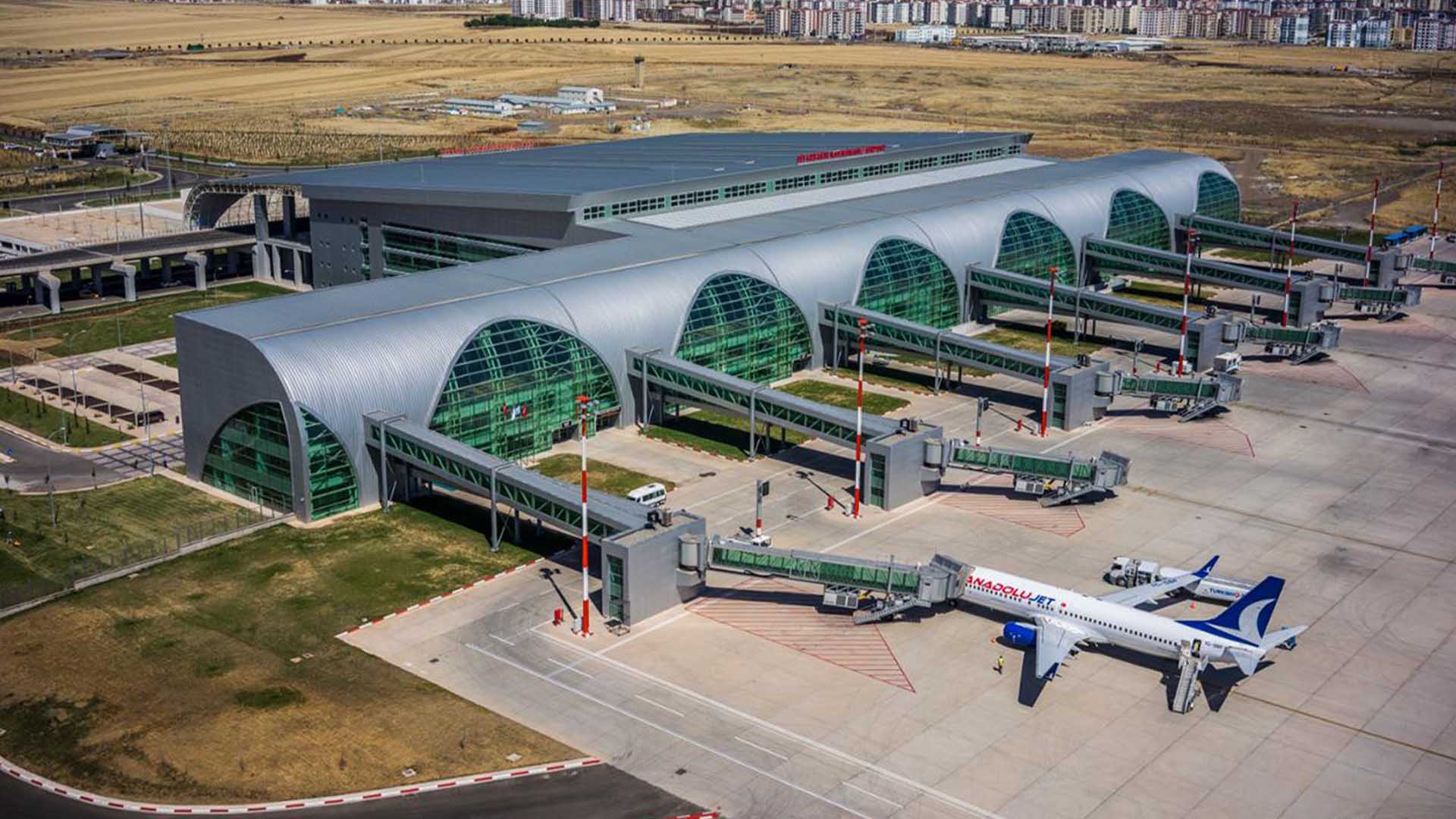 Diyarbakır Havalimanı Kaç Kişiye Hizmet Verdi
