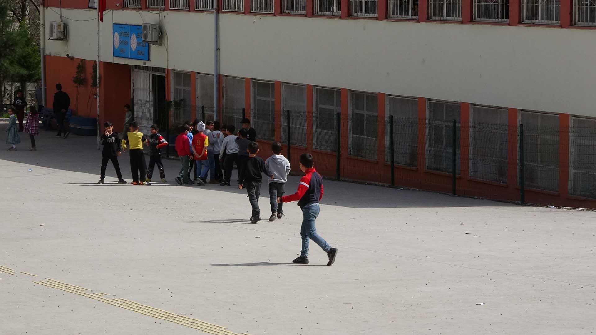 Diyarbakır’da Okulda Temizlik Yapan Öğrenciler Hastanelik Oldu 2