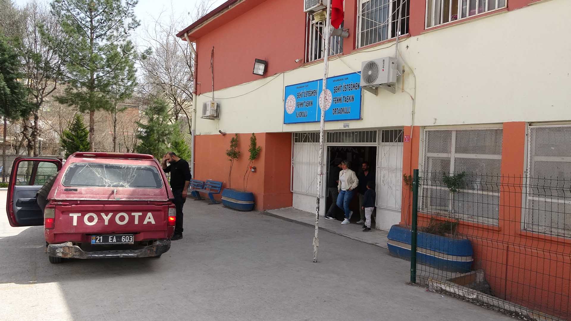 Diyarbakır’da Okulda Temizlik Yapan Öğrenciler Hastanelik Oldu 3