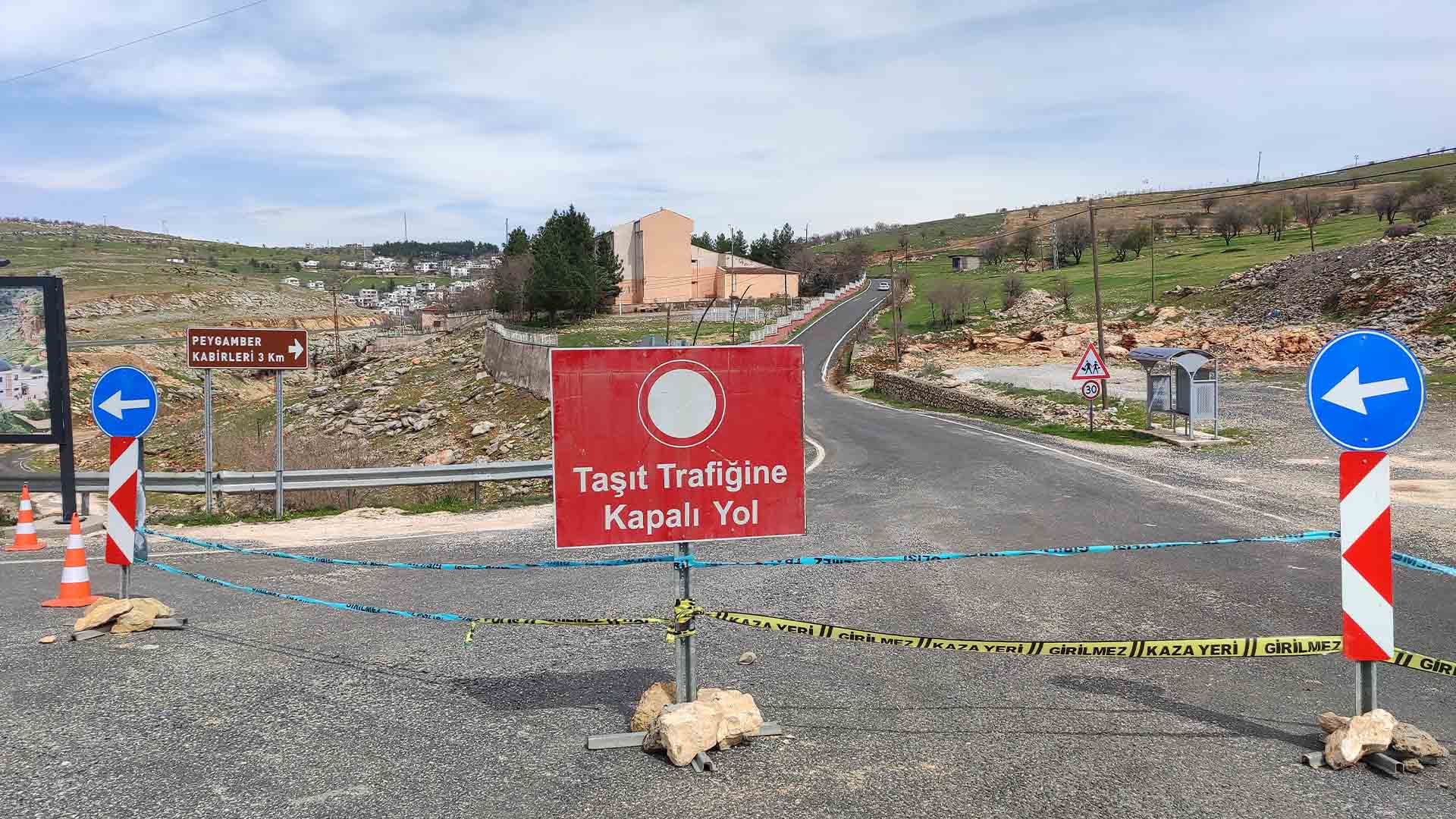 Diyarbakır'da Peygamber Kabirlerinin Bulunduğu Ziyaret Yolunda Toprak Kayması 4