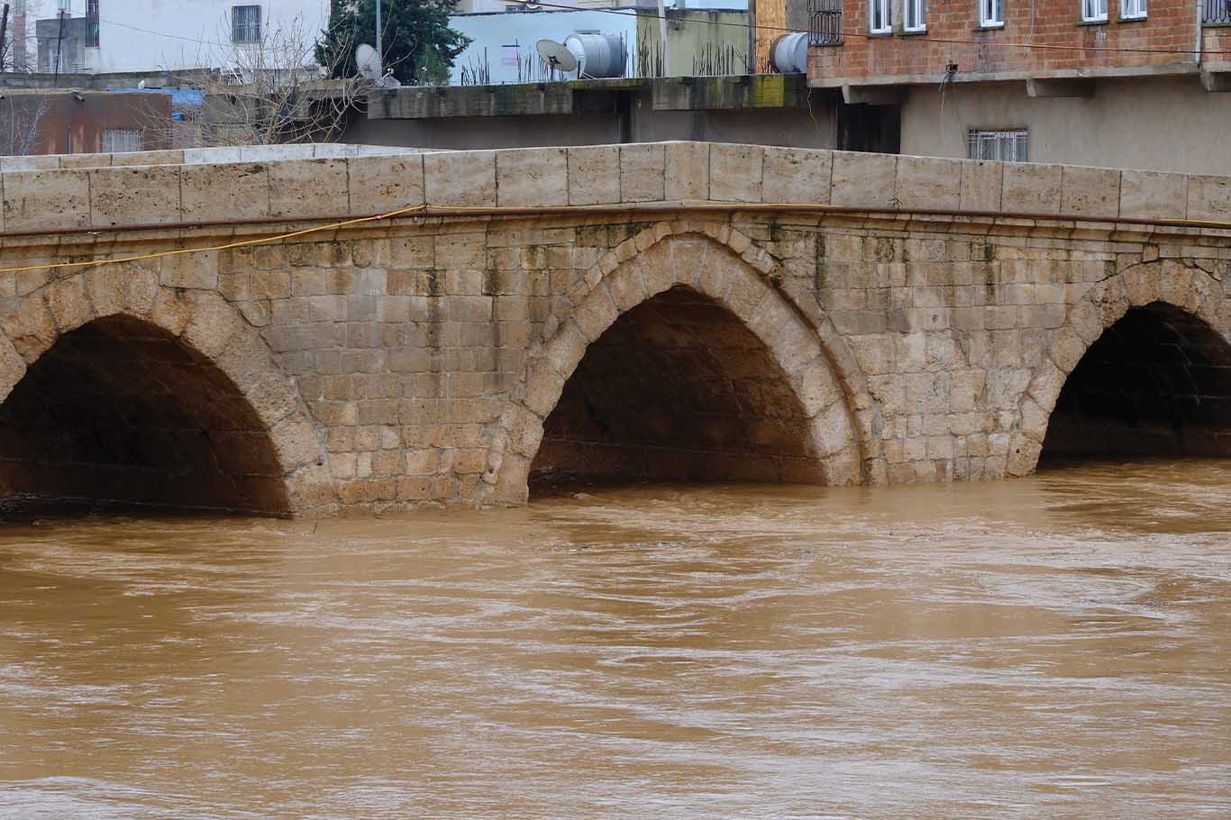 Tarihi Dunaysır Köprüsü'nün Debisi Yükseldi 2