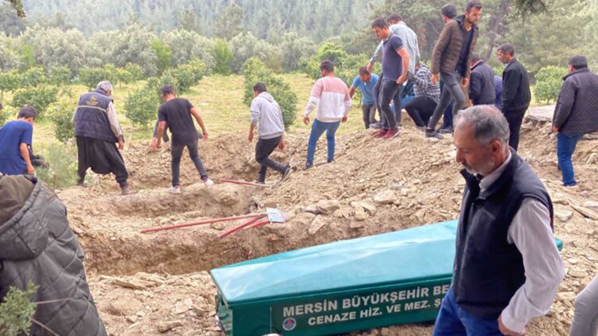 Böyle Vahşet Görülmedi Anne Ve Oğlunu Evde, Babalarını Otomobilde Yaktı 8