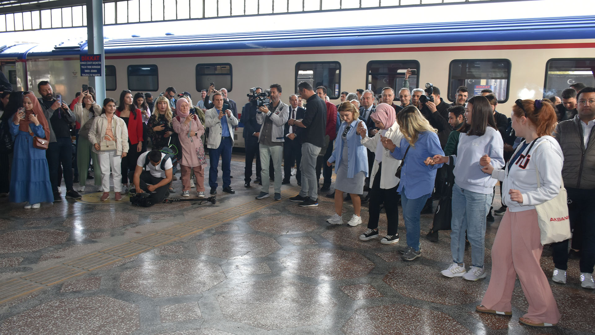 Diyarbakır Ekspresi Malatya'da Mola Verdi3