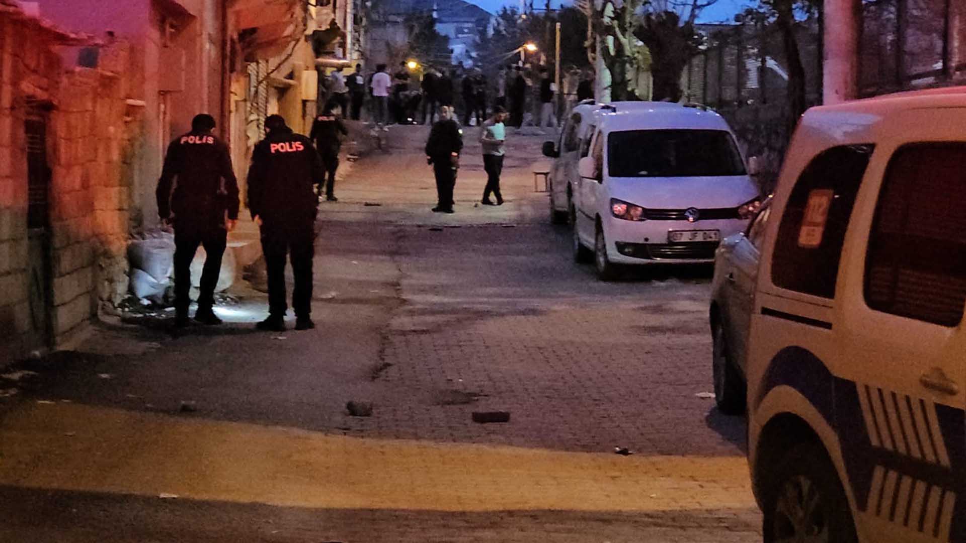 Diyarbakır’da Aileler Arasında Silahlı Bıçaklı Kavga 1 Ölü, 7 Yaralı 4