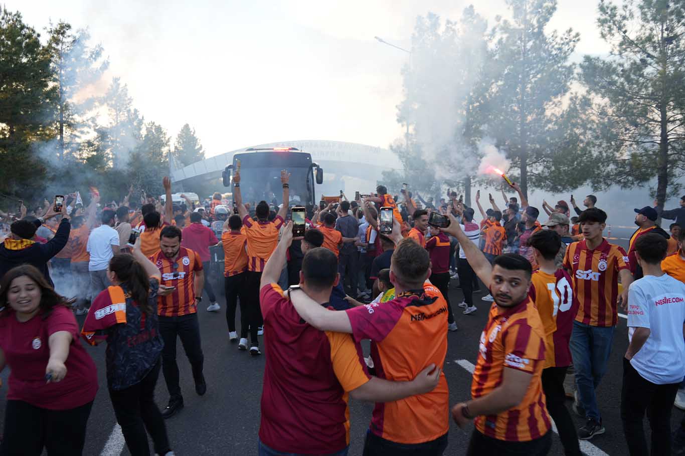 Galatasaray Şanlıurfa’da Coşkuyla Karşılandı 3