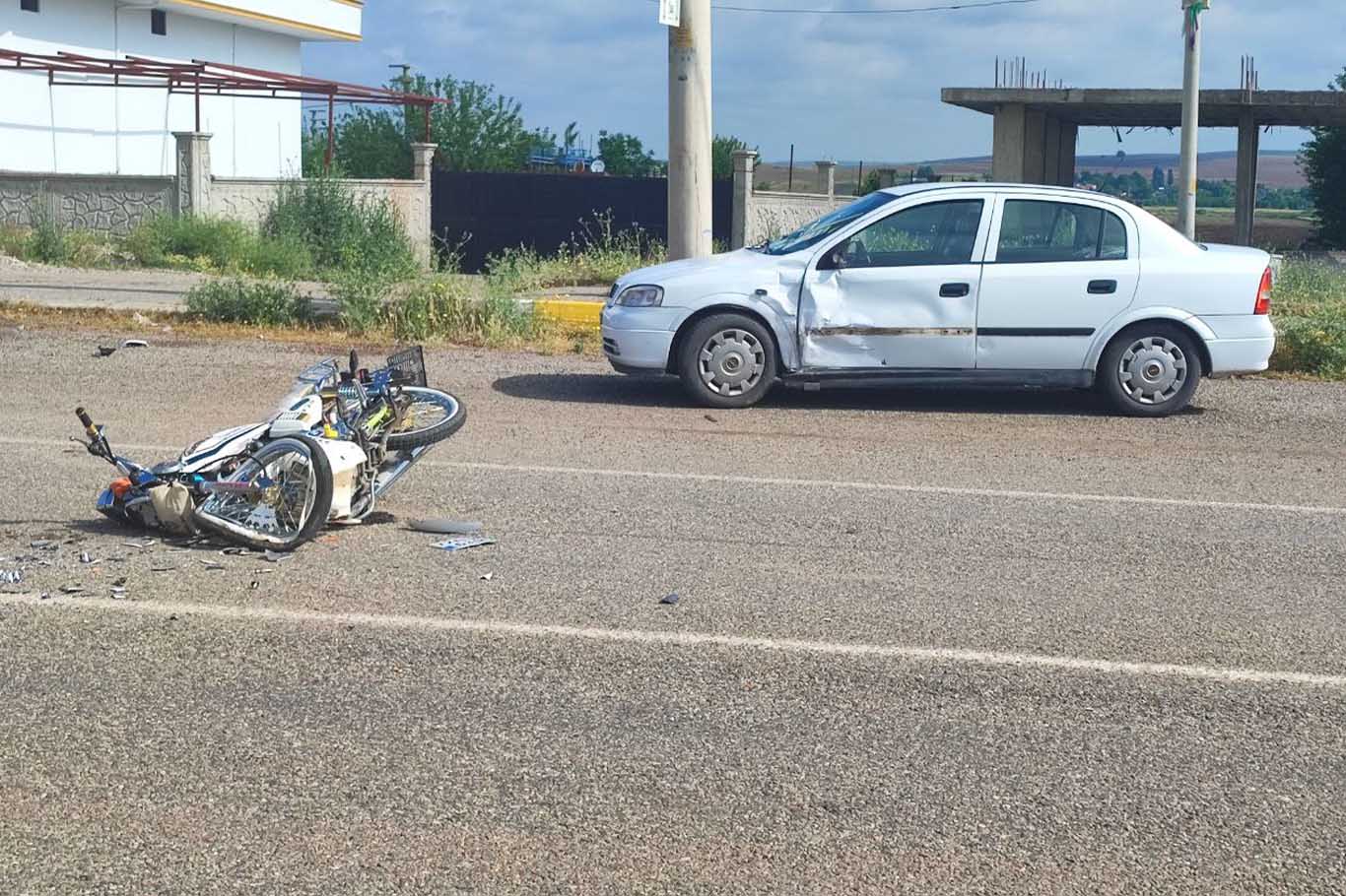 Bismil’de Otomobil Ile Çarpışan Motosikletin Sürücüsü Yaralandı 1