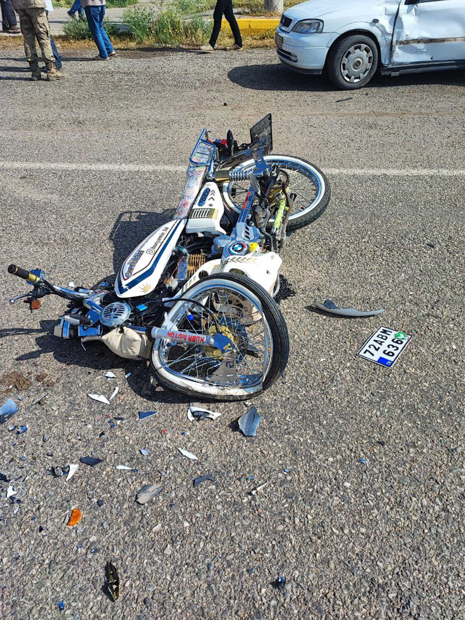 Bismil’de Otomobil Ile Çarpışan Motosikletin Sürücüsü Yaralandı 4