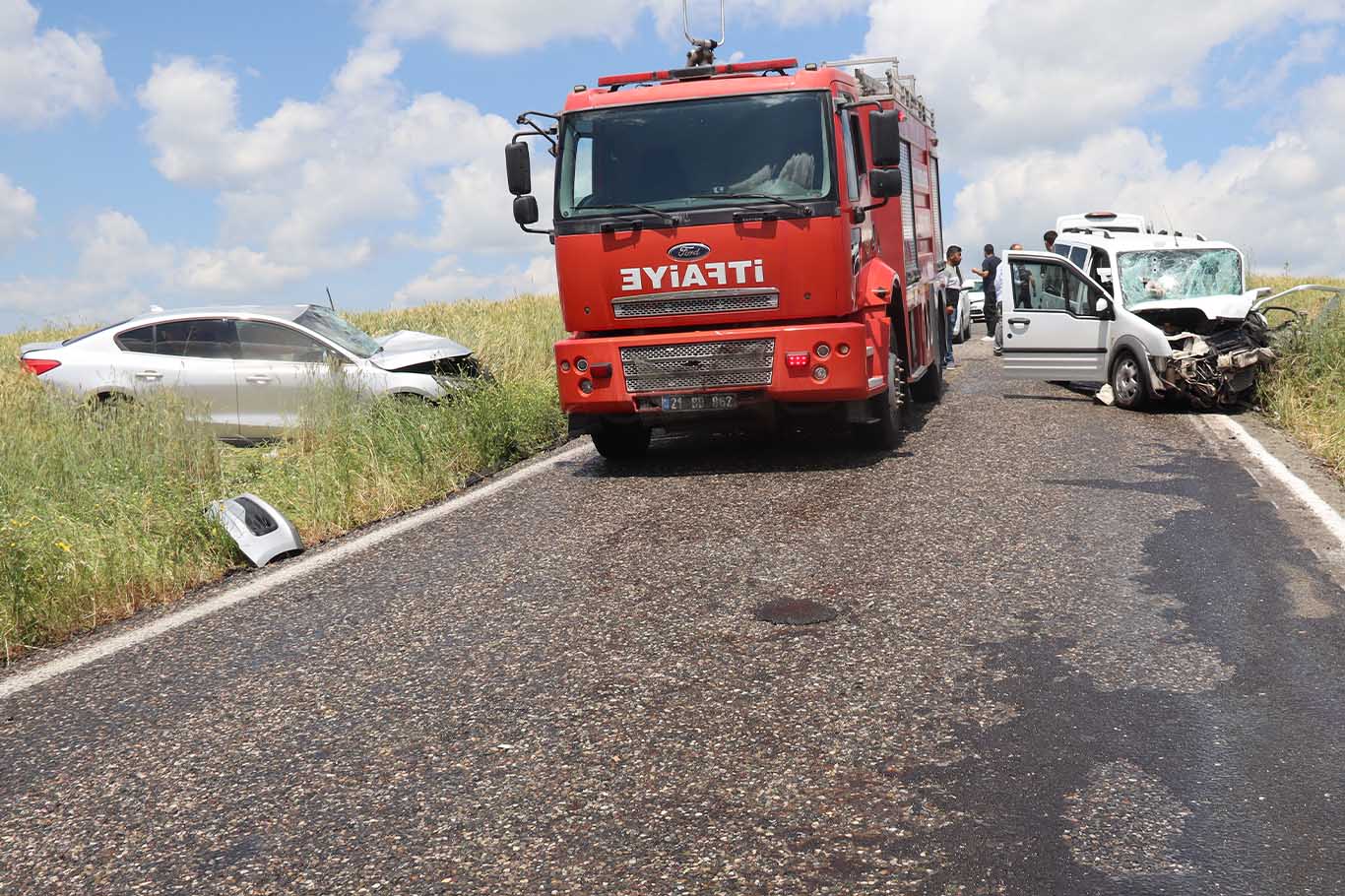 Bismil’de Trafik Kazası 1’I Ağır 2 Yaralı 10