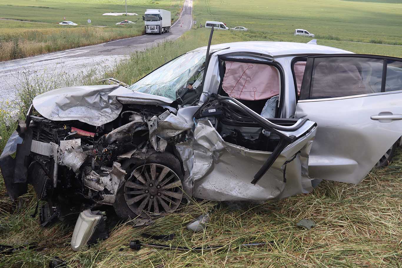 Bismil’de Trafik Kazası 1’I Ağır 2 Yaralı 7
