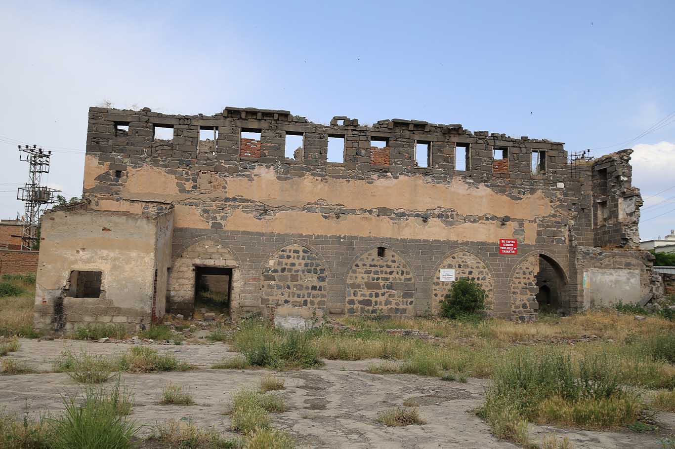 Diyarbakır'da 500 Yıllık Kilisesi Restore Edilecek 2