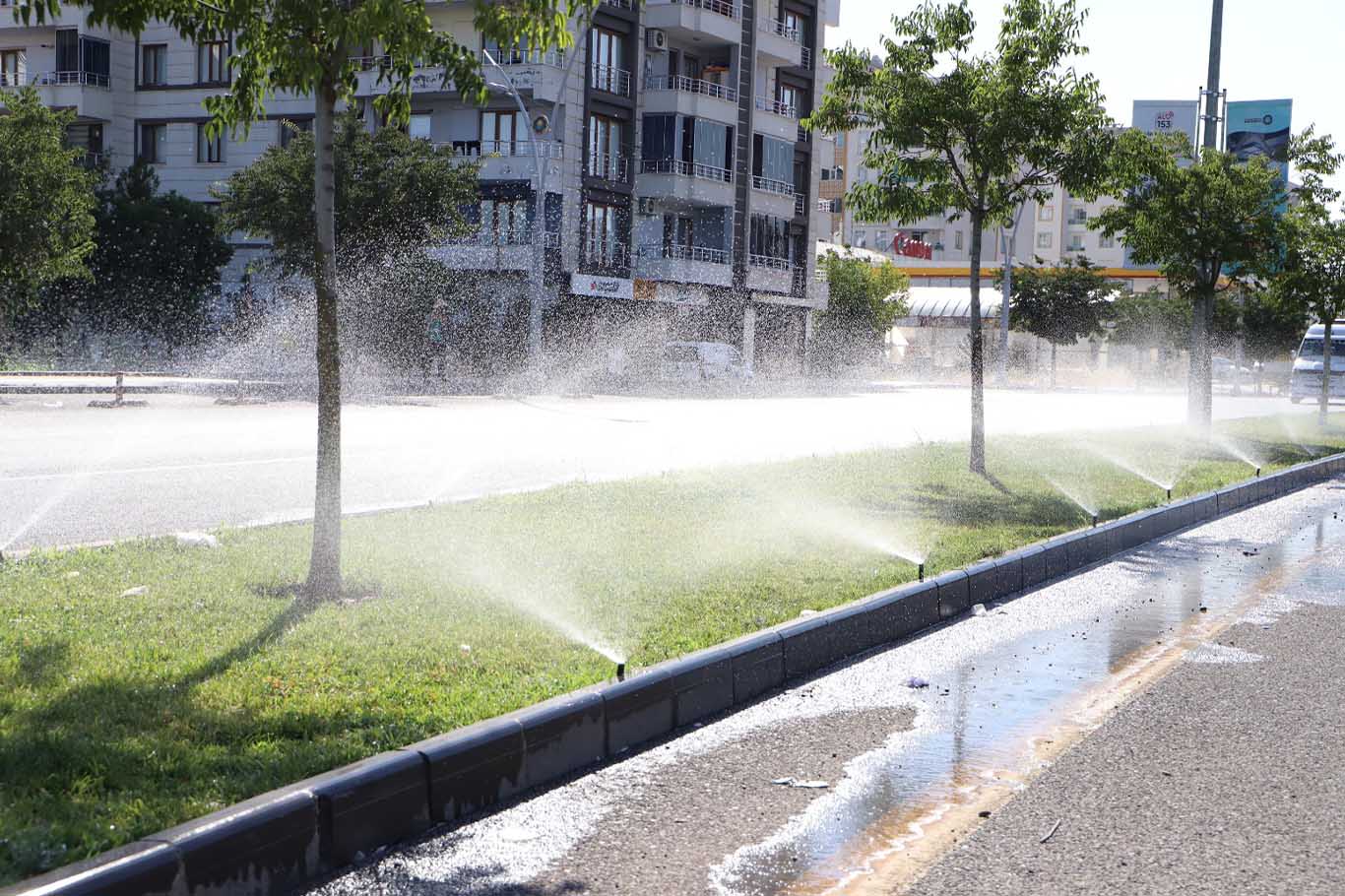 Diyarbakır’da 7 Araçla Sulama Çalışmaları Başladı 2
