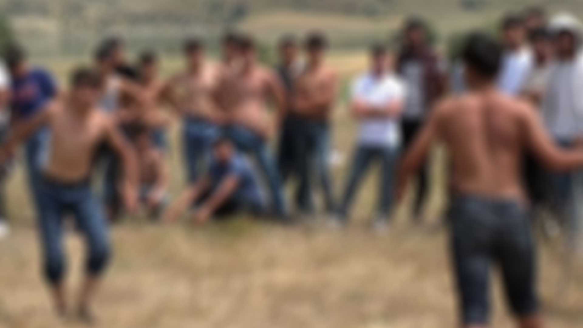 Diyarbakır’da Birbirlerini Kanatıncaya Kadar Kamçılarla Vurdular İşte Nedeni 3