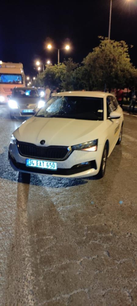 Diyarbakır’da Genç Kıza Otomobil Böyle Çarptı!Metrelerce Sürüklenerek Ağır Yaralandı