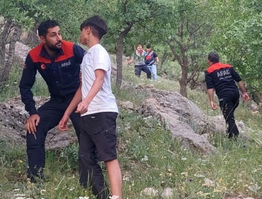 Diyarbakır’da Mahsur Kalan 2Çocuk Kurtarıldı
