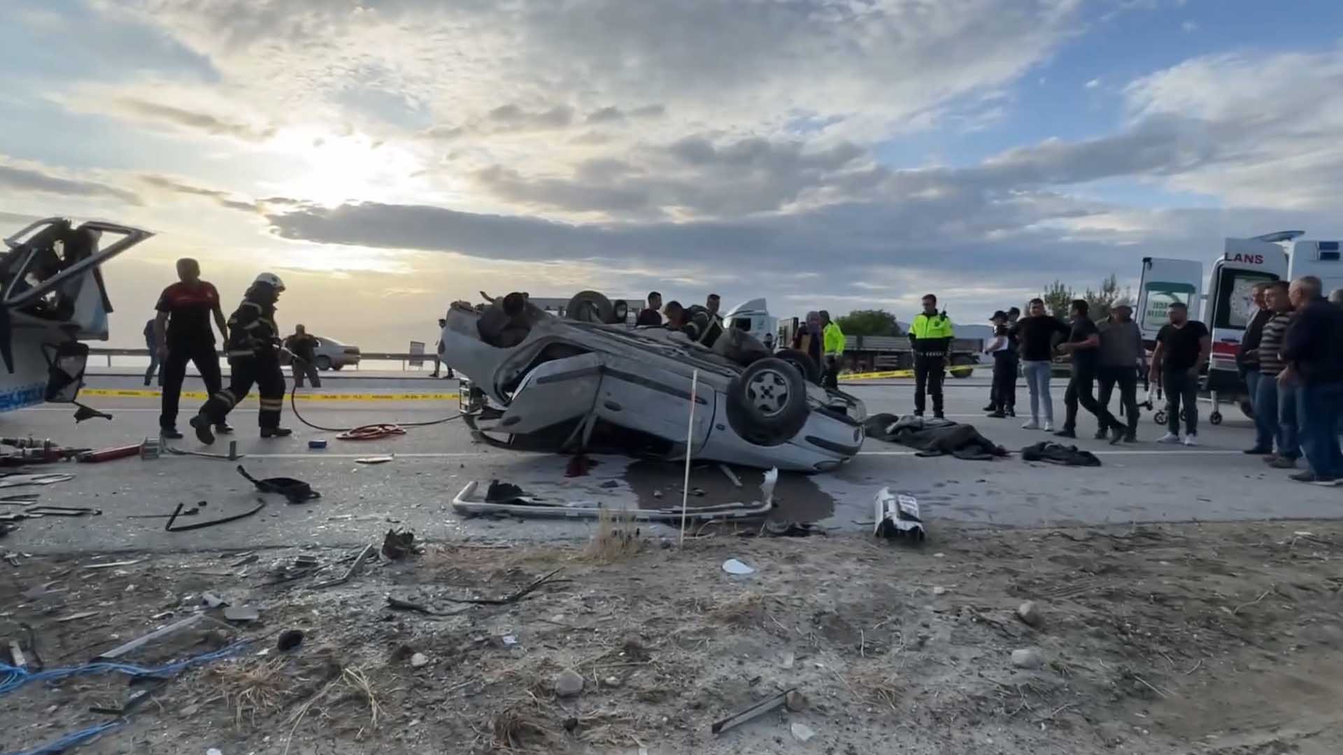 Trafik Kazasında 3 Kişi Öldü 7
