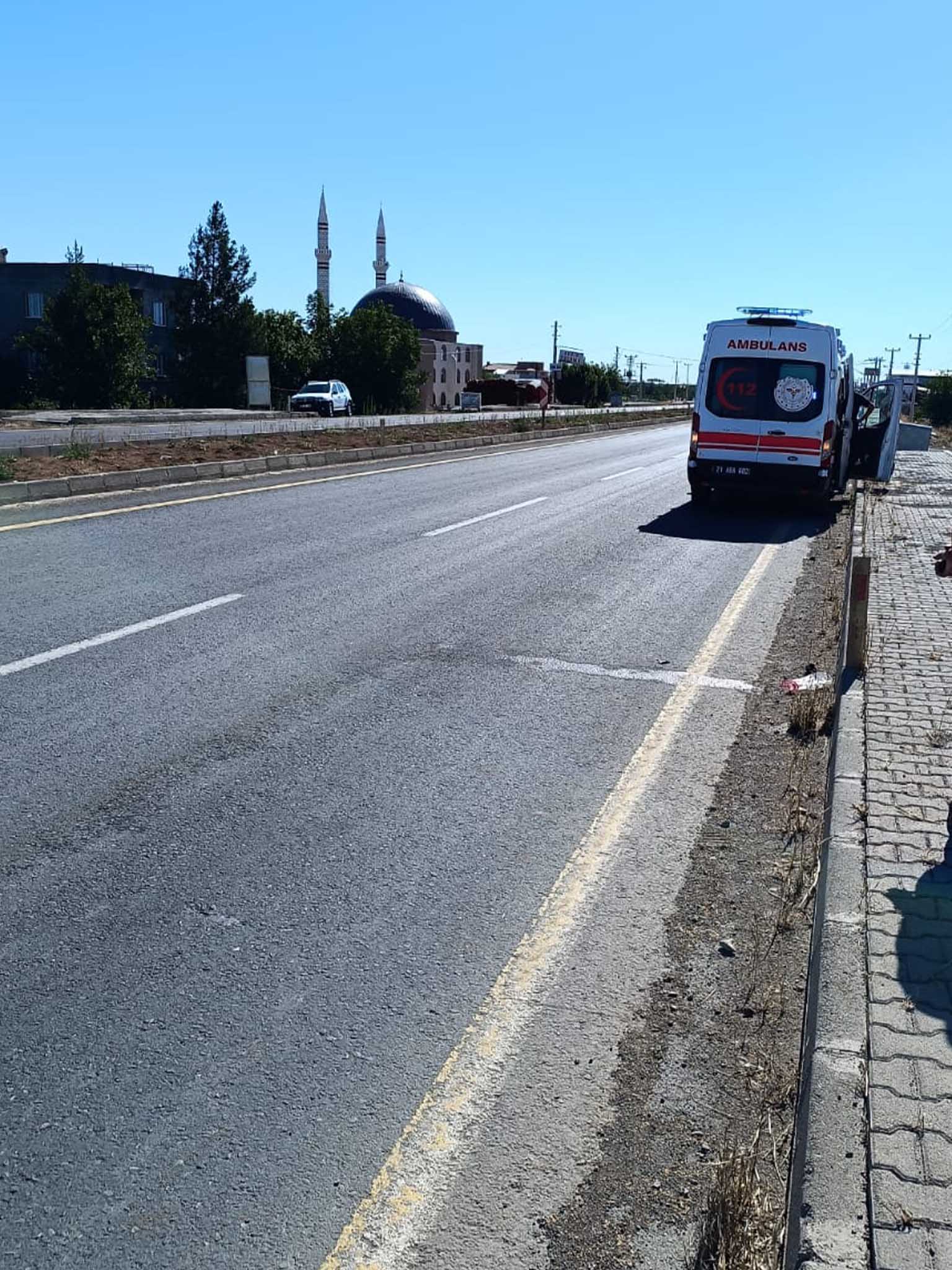 Bismil’de Devrilen Tırın Sürücüsü Yaralandı 1