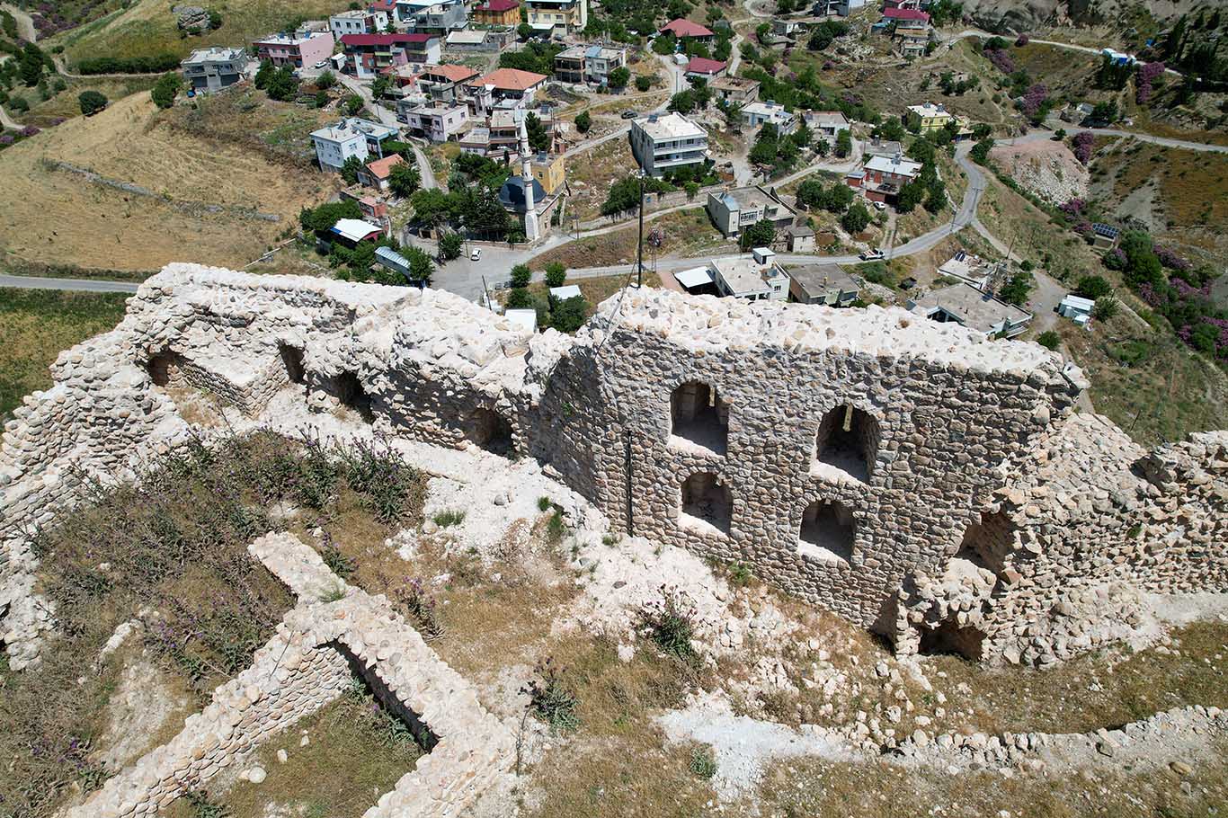 Depremde Hasar Gören Tarihi Kale, 8 Aylık Restorasyonun Ardından Ziyarete Açıldı 4