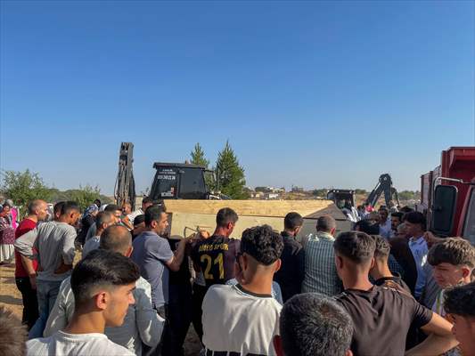 Diyarbakır Ve Mardin'de Çıkan Yangında Ölen 2 Kuzenin Cenazeleri Defnedildi 3